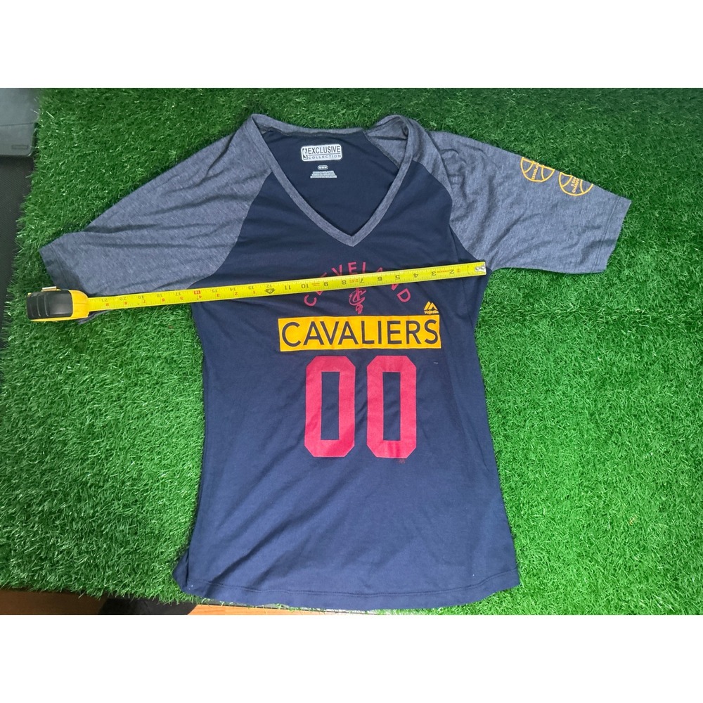 Majestic NBA Cleveland Cavaliers V-Neck Raglan Graphic Tee Navy Gray Womens M